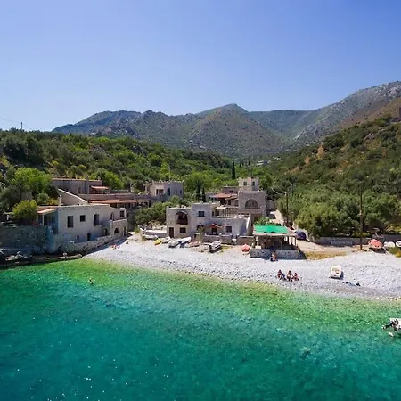 Faskomilo - Unique Beachfront Stone House In Alipa-mani * Khalkia