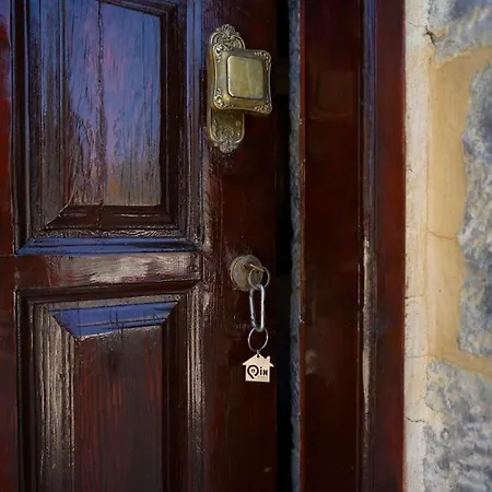 Faskomilo - Unique Beachfront Stone House In Alipa-mani Khalkia