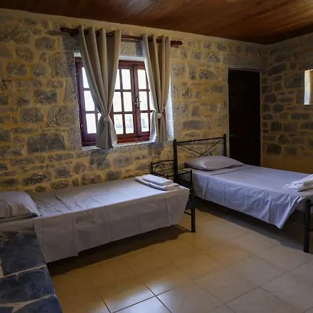 Faskomilo - Unique Beachfront Stone House In Alipa-mani * Khalkia