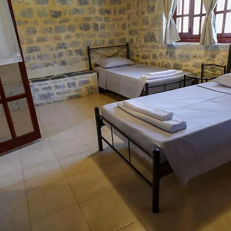 Faskomilo - Unique Beachfront Stone House In Alipa-mani * Khalkia