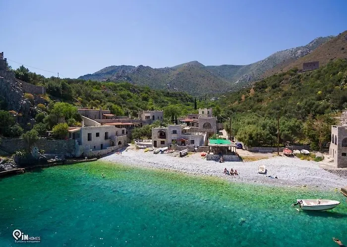 Faskomilo - Unique Beachfront Stone House In Alipa-mani * Khalkia