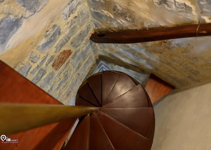 Nyaraló Faskomilo - Unique Beachfront Stone House In Alipa-mani