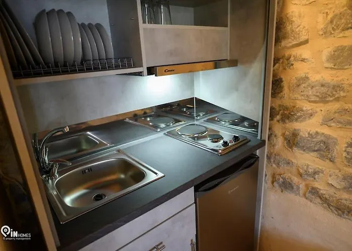 Faskomilo - Unique Beachfront Stone House In Alipa-mani * Khalkia