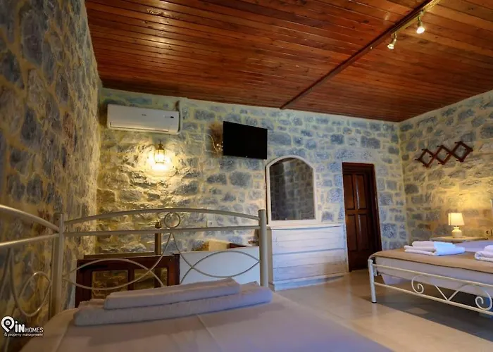 بيت للعطل Faskomilo - Unique Beachfront Stone House In Alipa-mani